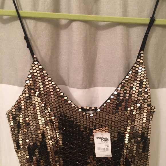 Gold And Black Sequins Dress - Picture 2 of 3